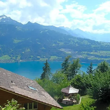 Seeblick Mit Anbindung An Ein 4-sterne-hotel Interlaken